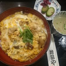 秋の七茸親子丼です。味、ボリュームともに満足♪