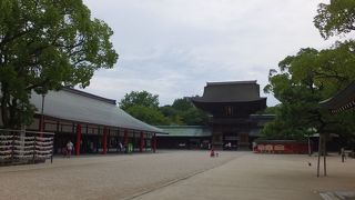 海の方を向いていることに注意。