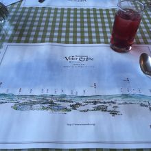 料理を待つ時間も楽しい工夫。