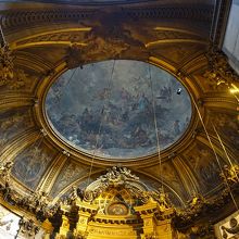 礼拝堂の天井画。