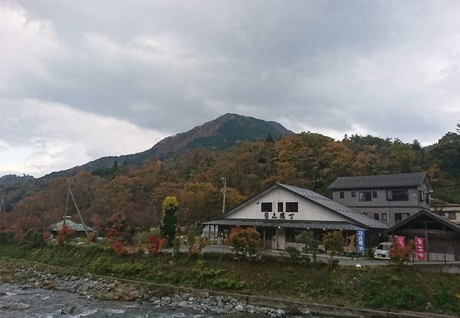 与里道