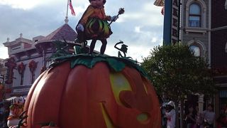 ハロウィーンパレードみました。