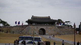 華城の北門であり・・・