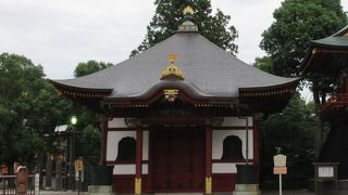 江戸時代に建立され幾度か修復を繰り返しています。