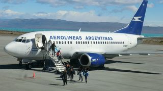 パタゴニアの強風が吹きつける中のランタム航空ランディング