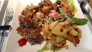 ランチブッフェ、小学生未満無料