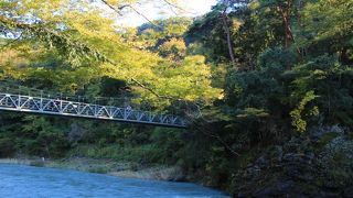 澤乃井園と寒山寺を繋ぐ歩行者専用橋