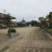 地方都市の普通の公園。