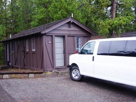 Old Faithful Lodge Cabin - Inside The Park 写真