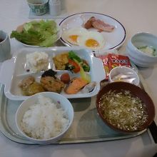 朝食バイキング