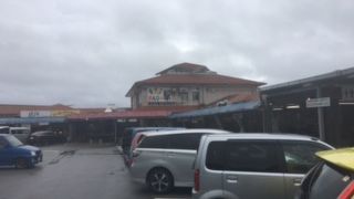 国道58海岸へ至った仲泊地区にあります