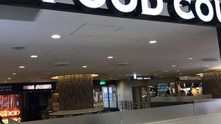 タイ料理にうどんまで