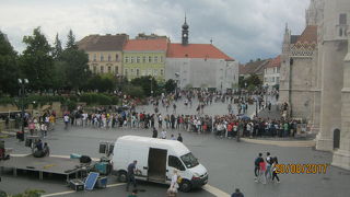 王宮の丘にあります。