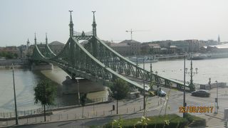 ドナウ川にかかる橋の一つです。