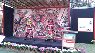 2017年の場合、10月20日～11月12日の期間中に弘前城植物園で行われている菊を中心としたイベント