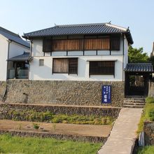 道の駅うだつの近くにあります