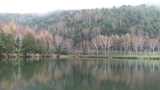 志賀高原の神秘的な湖