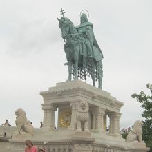 今もこの国の支えです。