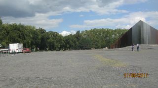 大きな魅力的な公園です。