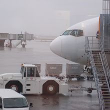 台風の中、無事にフライトを終えました
