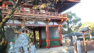 広大な寺域、紅葉も始まっていた