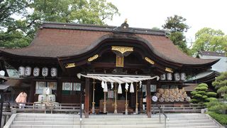 境内に多くの縁起物があります