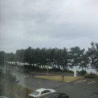 翌日は雨でしたが、オーシャンビューの雰囲気を…