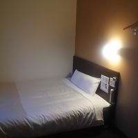 窮屈さを感じさせない客室。