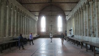 モンサンミッシェル修道院 食事室