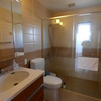 シャワー2つ　トイレ3つ