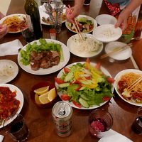 ダイニングで食事