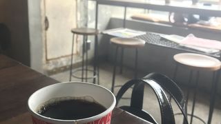 リバーサイドのカフェ