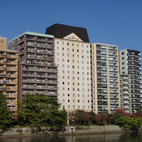 白いビルがJALシティ広島です