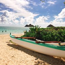 小道を通り抜けた後に見えたラニカイビーチ♪