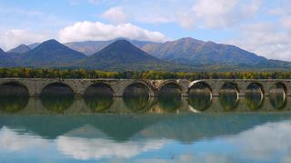 ガイドツアーに参加してタウシュベツ川橋梁を間近で見る