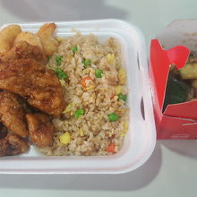 フォーチュンクッキーももらえます。