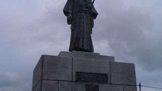 横浪黒潮ラインに、武市半平太銅像と休憩スポット発見!