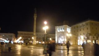 夜までにぎやか