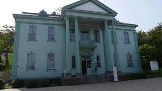 中は観光案内所。