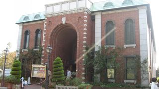 ゲーテ座という名前、レトロでオシャレ