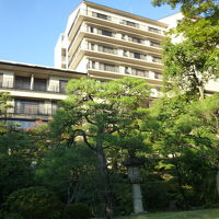 庭から見た建物