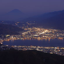 諏訪湖の夜景と富士山