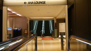 4階まで上がります