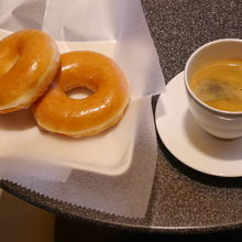 ドーナツも置かれている時間帯があります