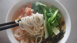 この日はシーフードヌードルを食べてみた