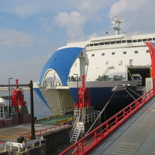 大阪に到着後、下船