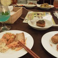 ブッフェをやっています。