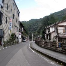 夕方の風景ですが、人影まばらです。でも昼間は外人観光客頻繁