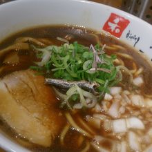 翌日は和歌山へ行き、和歌山ラーメン黒煮干し