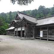 日本最大級の権現造りの神社